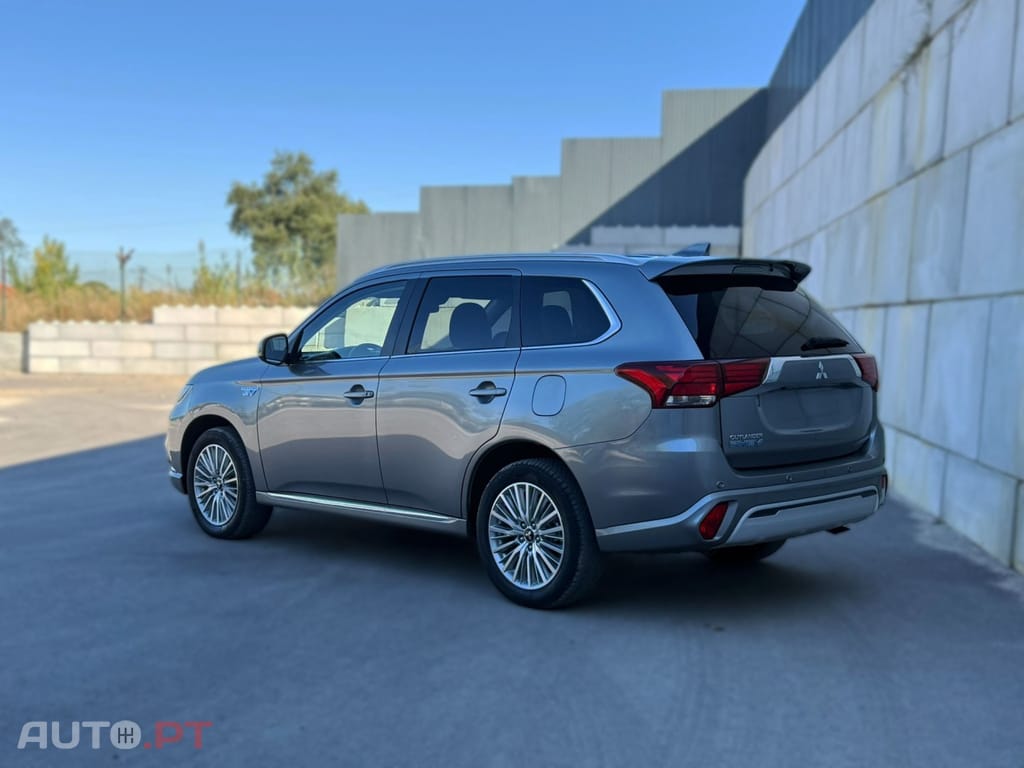 Mitsubishi Outlander PHEV intense