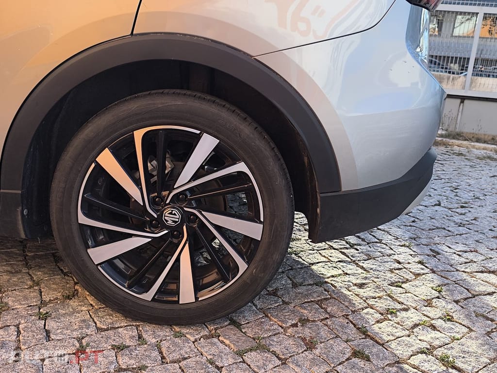 MG ZS 1.5 Hybrid+ Luxury
