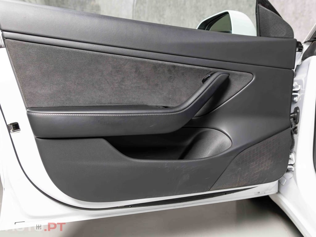 Tesla Model 3 AWD Dual Motor Performance