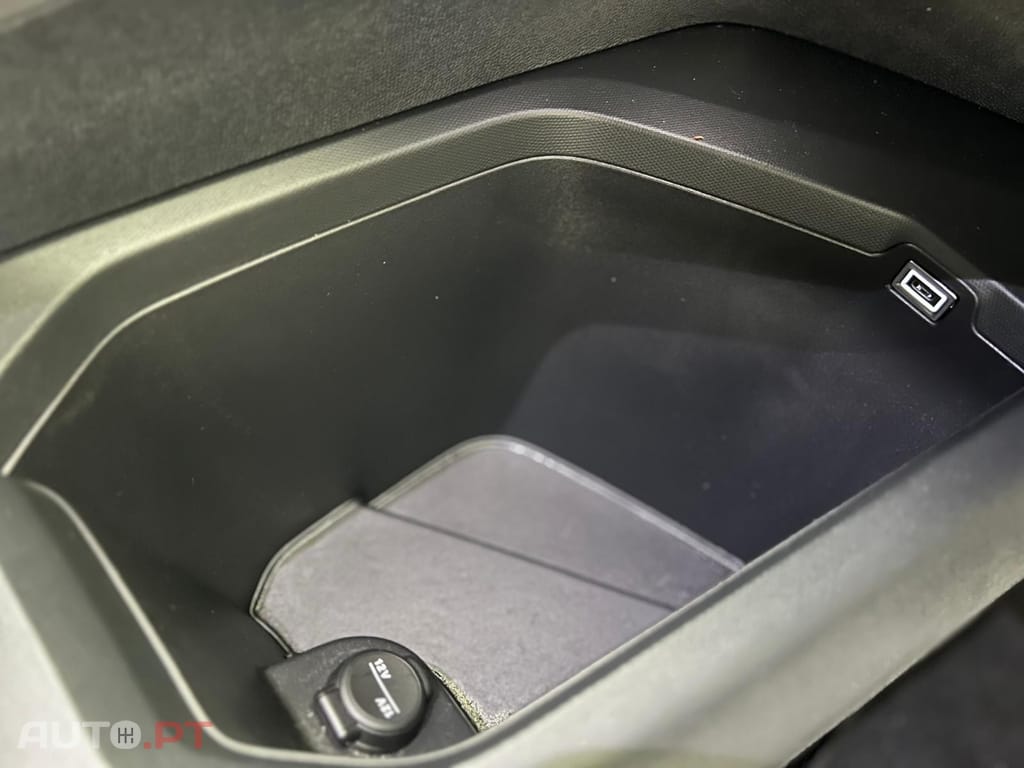 Peugeot 3008 1.2 Hybrid Allure Pack e-DCS6