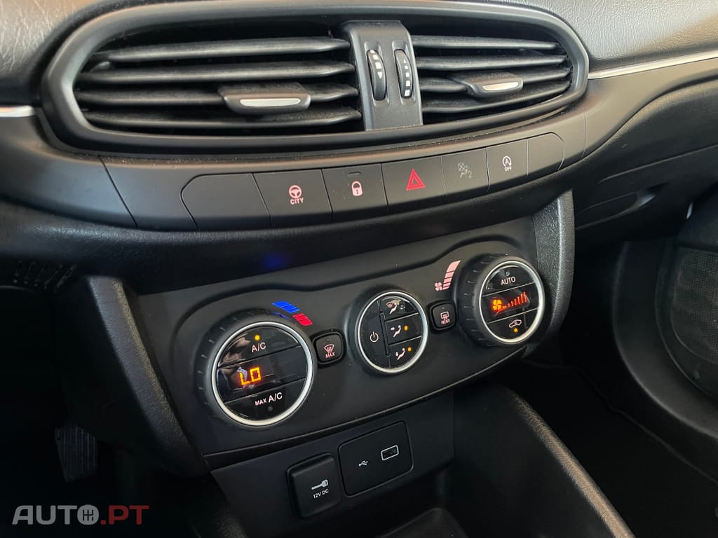 Fiat Tipo 1.3 M-Jet Lounge Tech J17