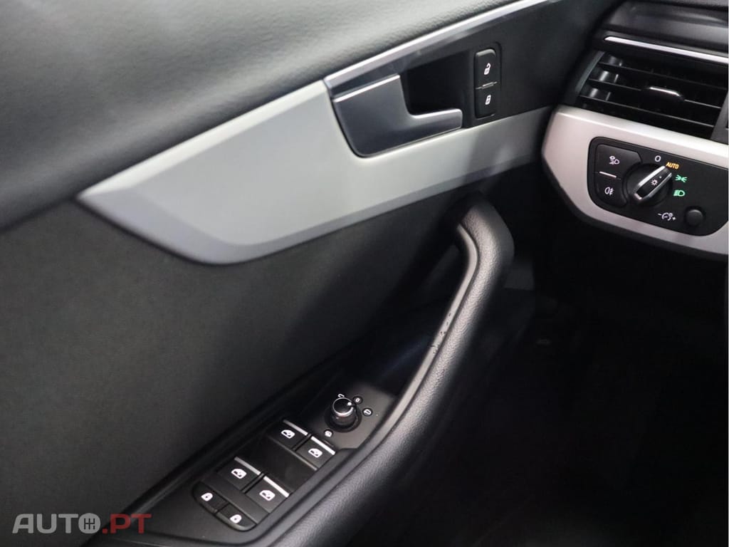 Audi A4 30 TDI S tronic Avant