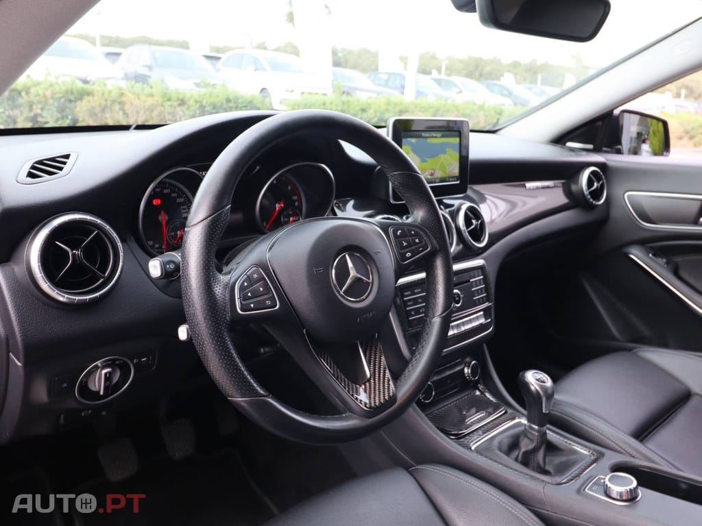 Mercedes-Benz CLA 180 d Shooting Brake