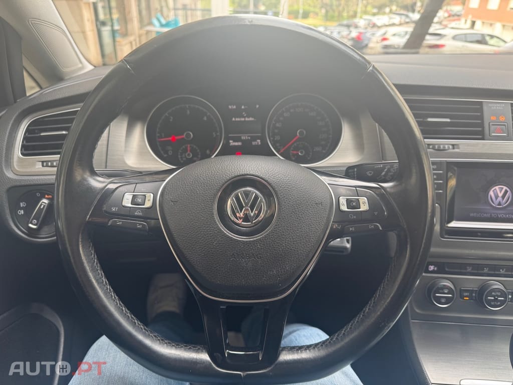 Volkswagen Golf 1.6 TDi Confortline DSG
