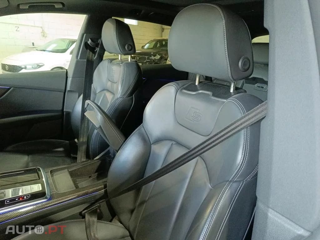 Audi Q8 60 TFSIe quattro S line Tiptronic