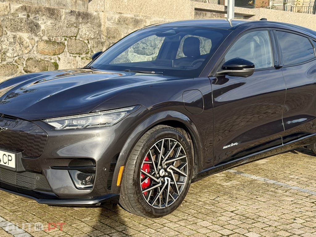 Ford Mustang Mach-E 90.5 kWh GT AWD