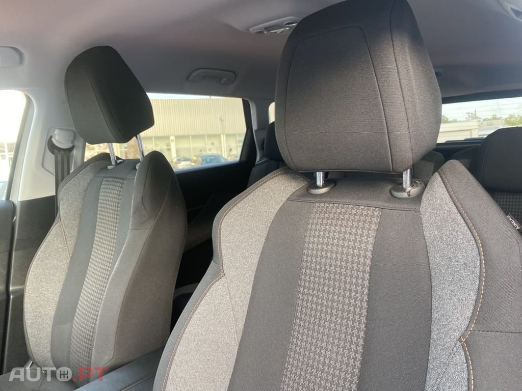 Peugeot 5008 1.5 BlueHDi Allure EAT8
