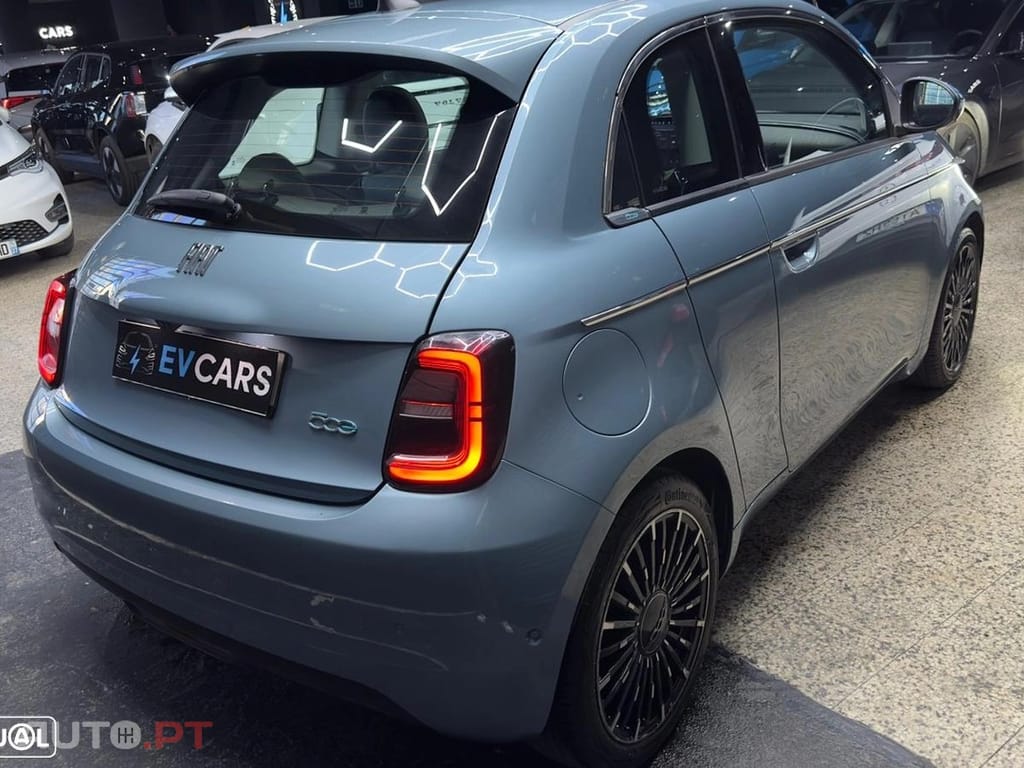 Fiat 500e La Prima