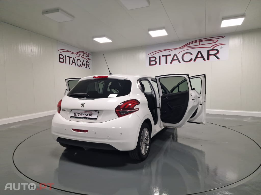 Peugeot 208 1.6 BlueHDi Style