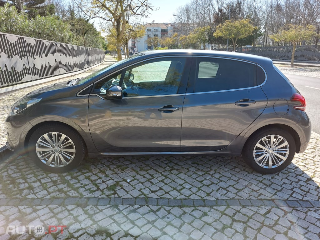 Peugeot 208 Allure