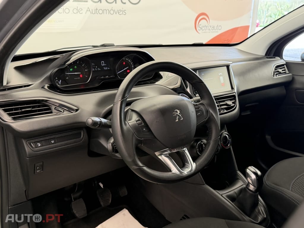 Peugeot 208 1.2 PureTech Signature