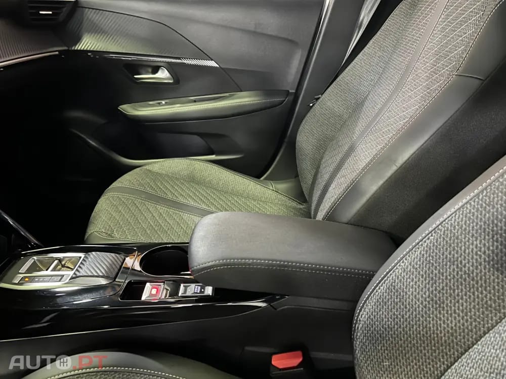 Peugeot 208 1.2 Hybrid Allure e-DCS6