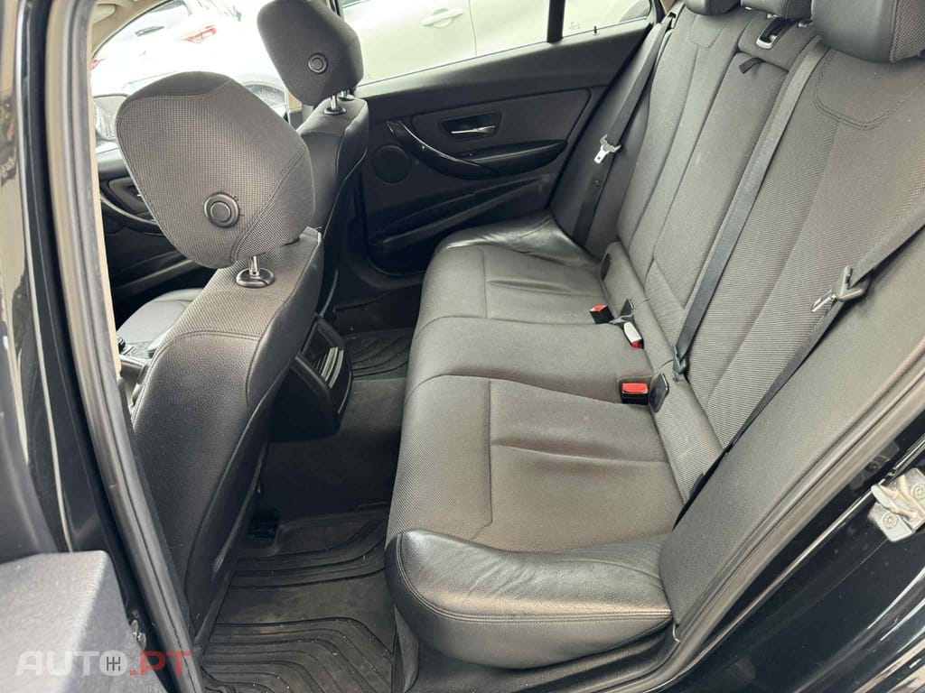 BMW 318 d Touring Line Luxury