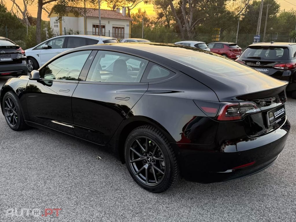 Tesla Model 3 Standard Range Plus RWD