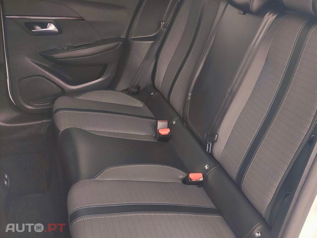 Peugeot E-208 50 kWh Allure