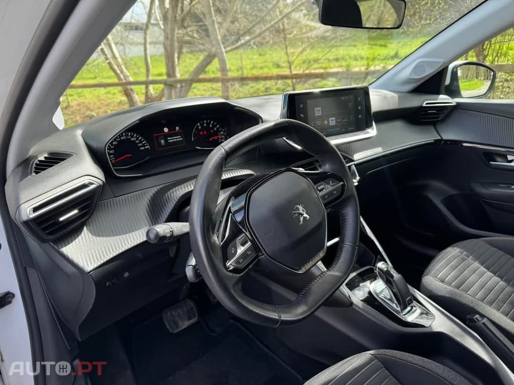 Peugeot 208 1.2 PureTech Allure EAT8