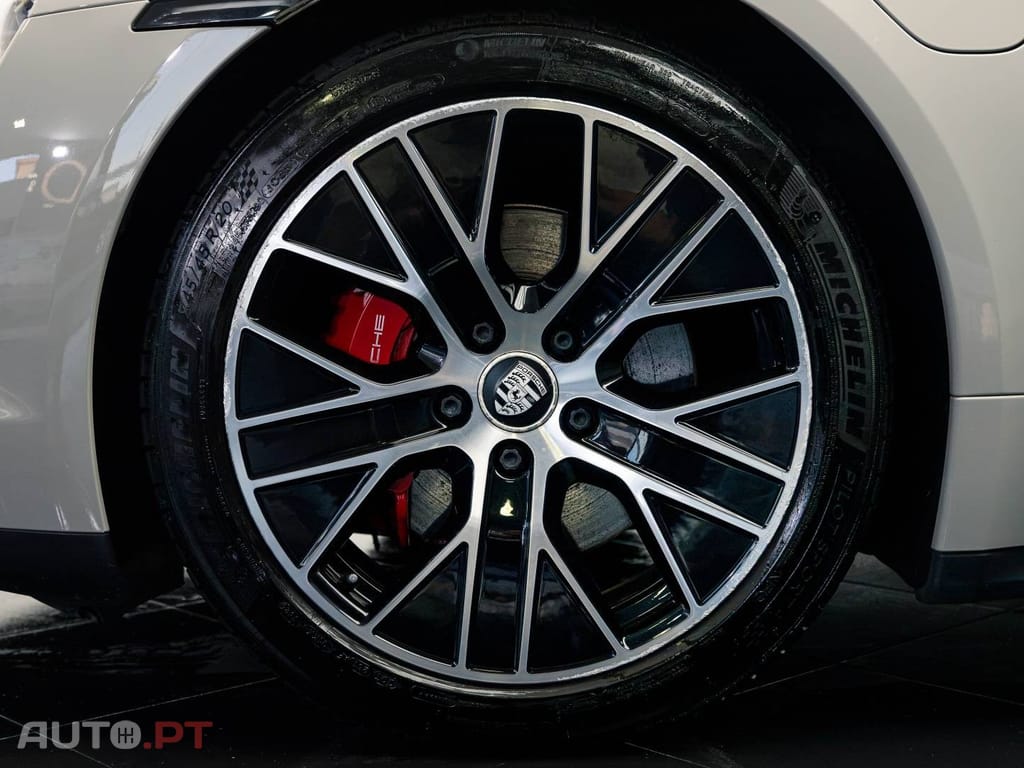 Porsche Taycan 4S bateria Performance Plus