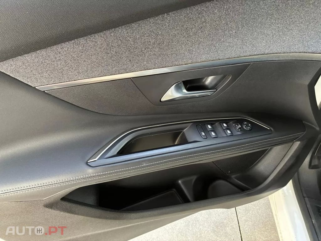 Peugeot 5008 1.5 BlueHDi Allure