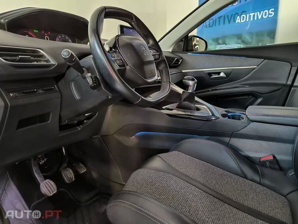 Peugeot 3008  Puretech 130 Stop Start Gpf Allure Pack