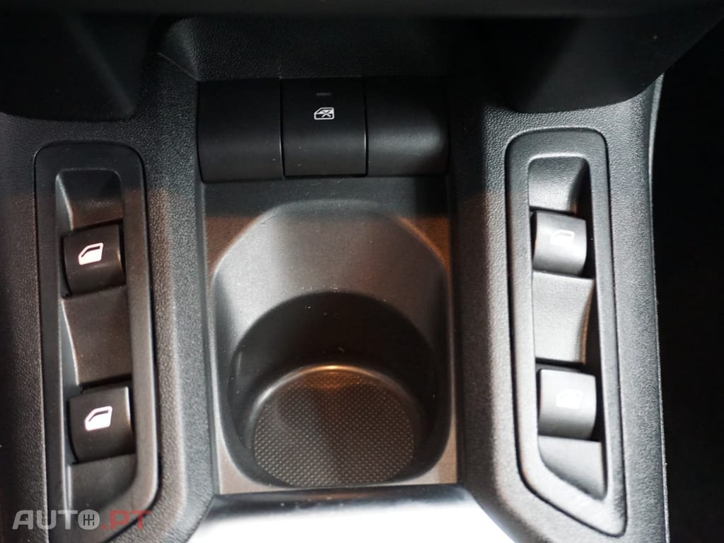 Citroen C-Elysée 1.2 PureTech Shine