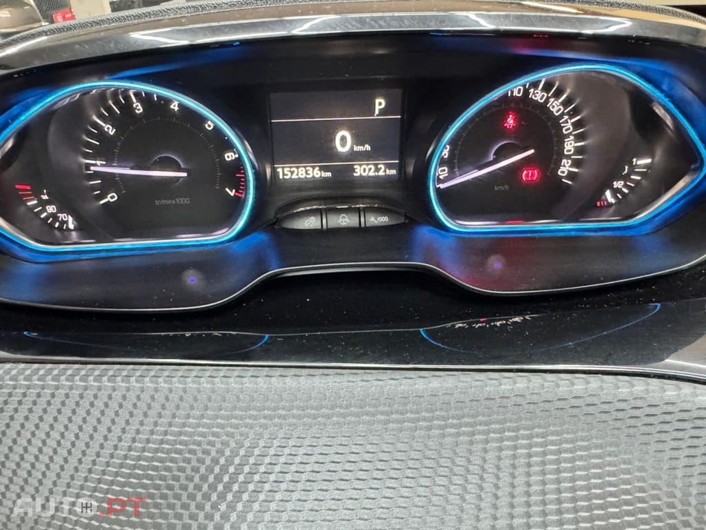 Peugeot 2008 1.2 PureTech Style EAT6