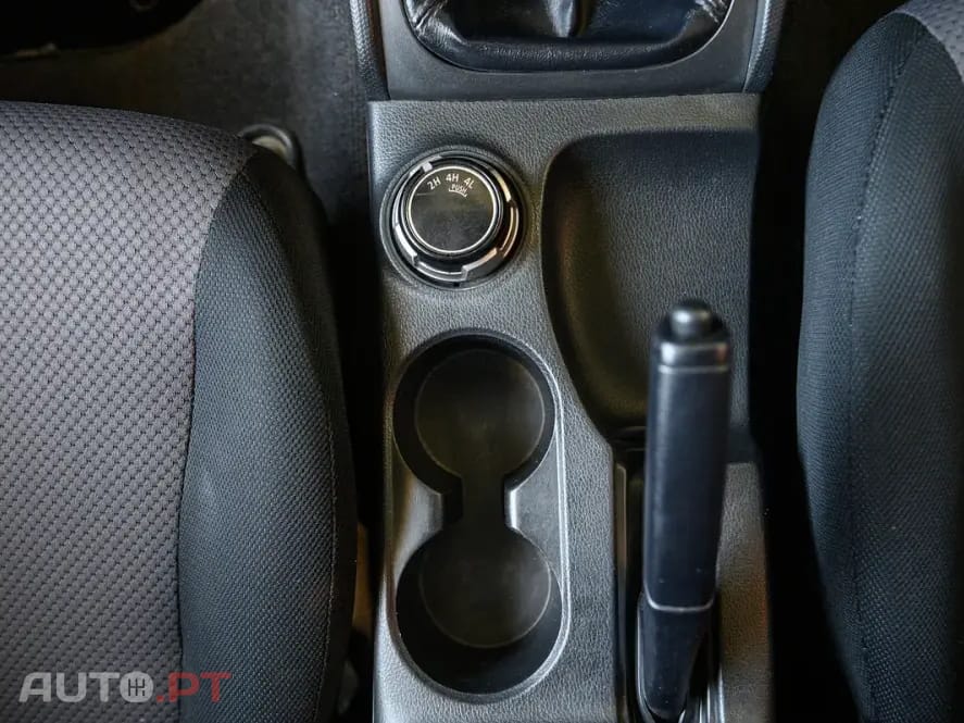 Mitsubishi L200 2.4 DI-D CD Invite 4WD