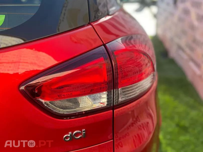 Renault Clio Sport Tourer Energy dCi 90 Start & Stop Luxe — fotografia 4