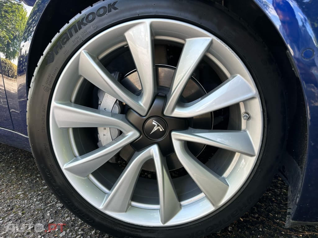 Tesla Model 3 Long-Range Dual Motor AWD