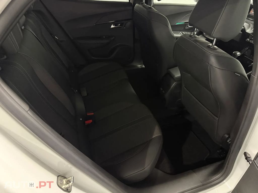 Peugeot 2008 1.2 PureTech Allure