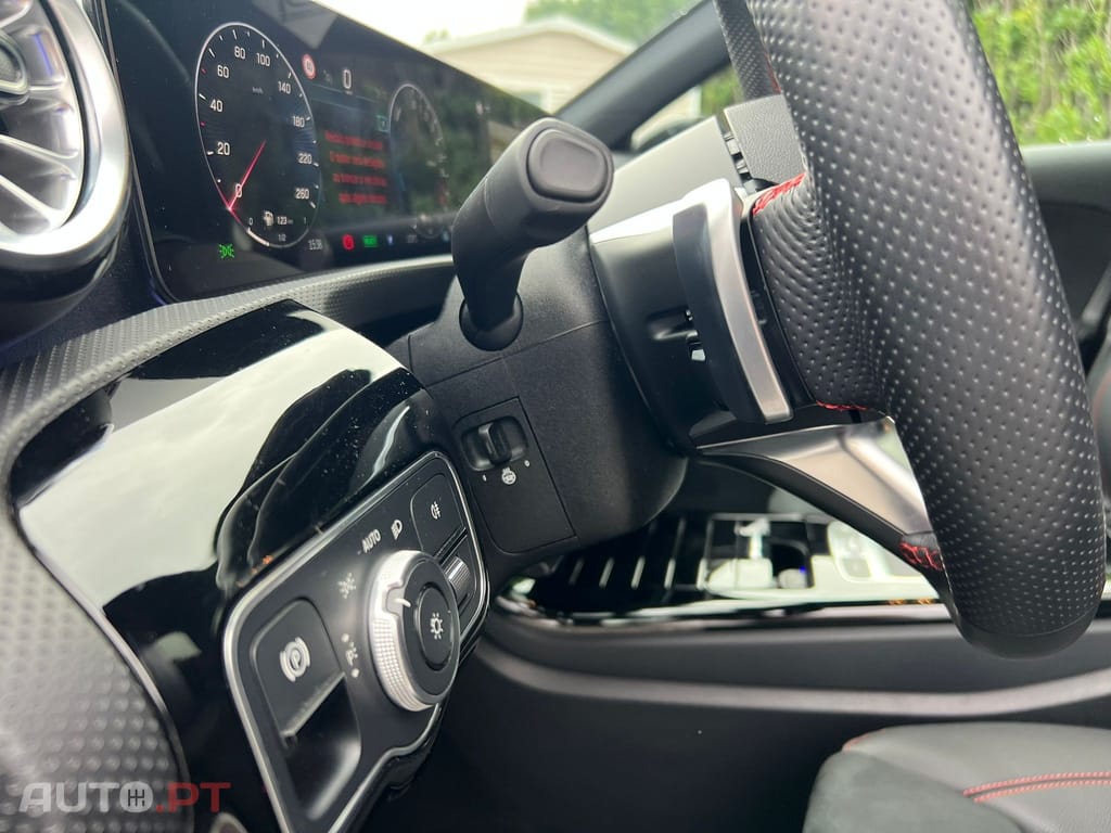 Mercedes-Benz A 250 e AMG Line