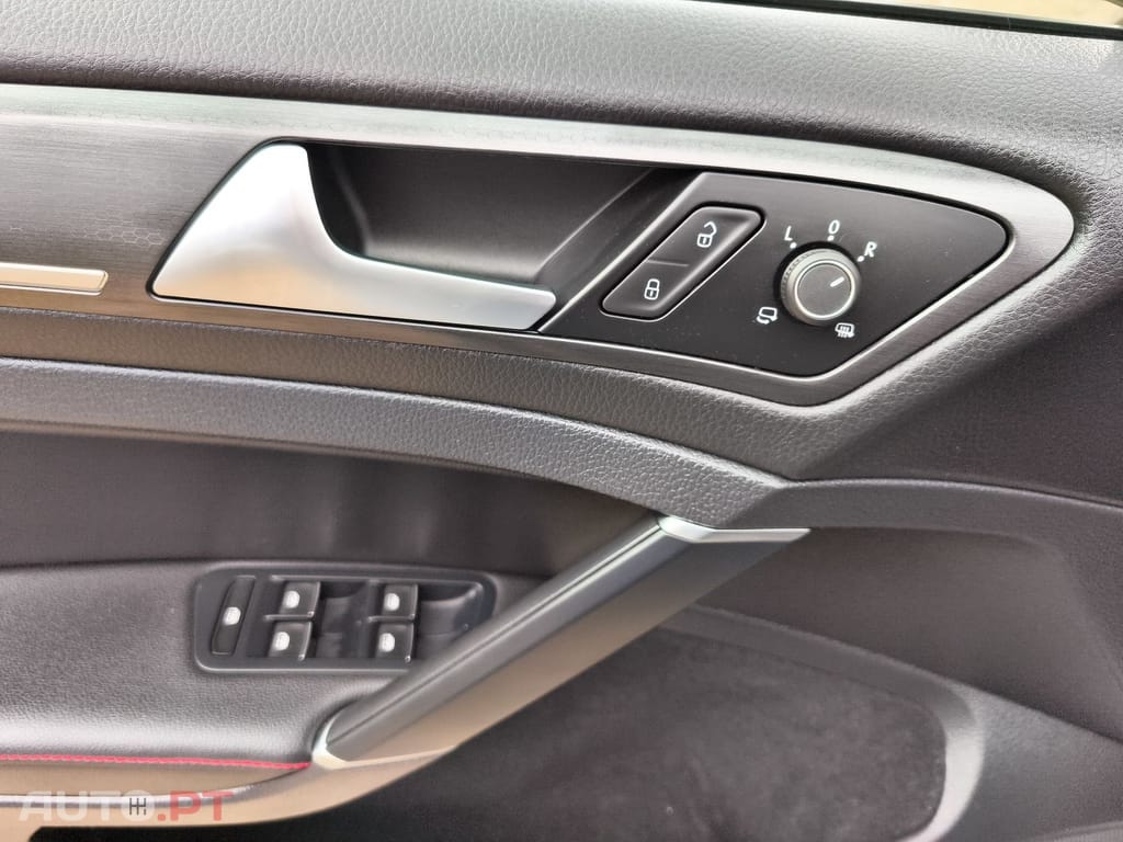 Volkswagen Golf 2.0 TSi GTi DSG Performance