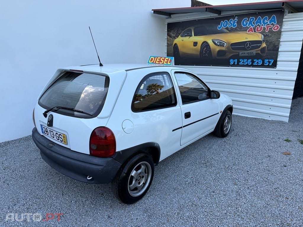 Opel Corsa 1.7 D Janelas Base