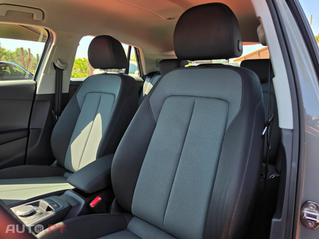 Audi Q2 1.6 TDI Design — fotografia 8