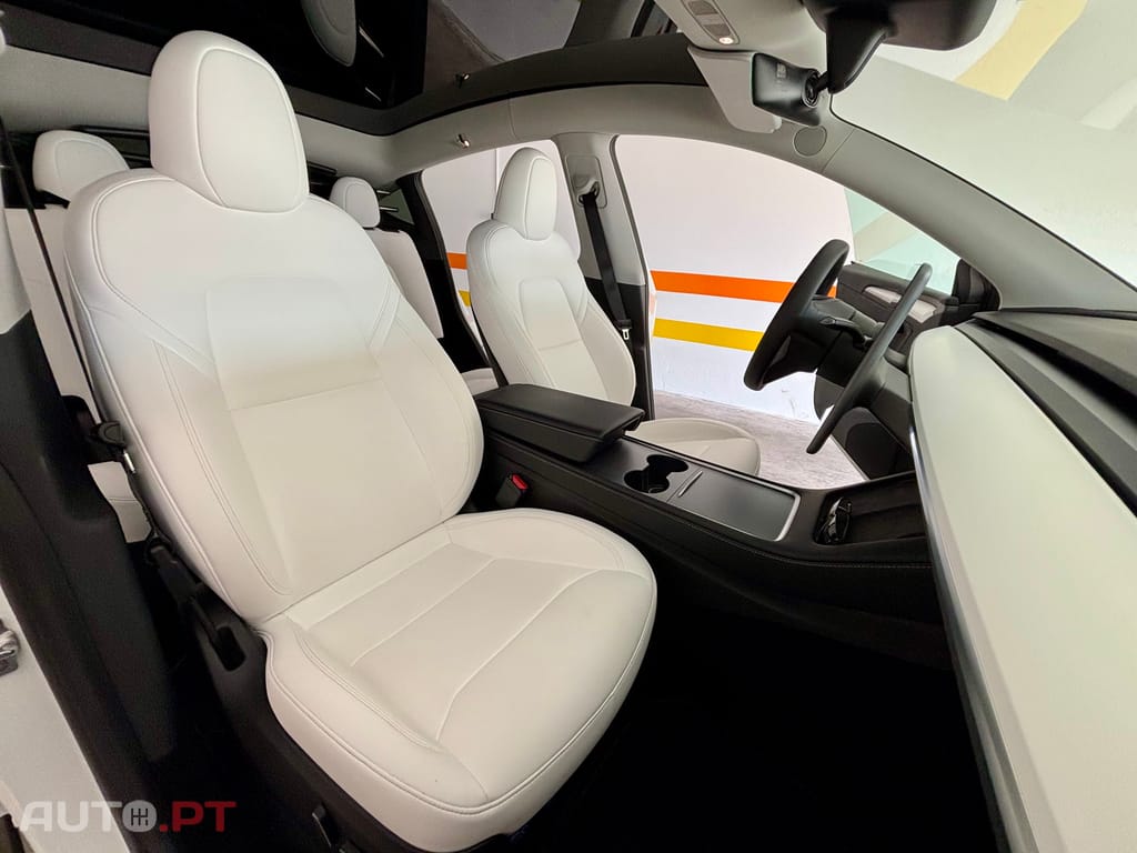 Tesla Model Y Standard RWD