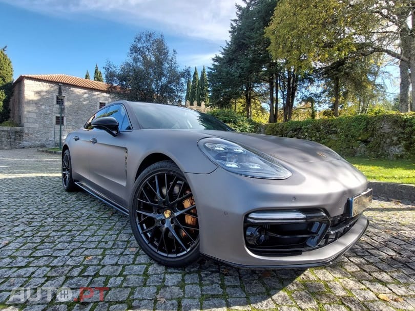 Porsche Panamera 4 E-Hybrid