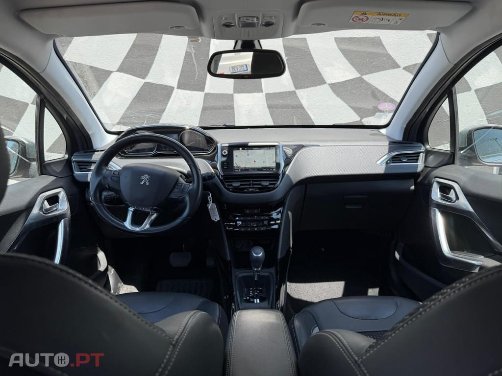 Peugeot 2008 1.2 PureTech Allure EAT6