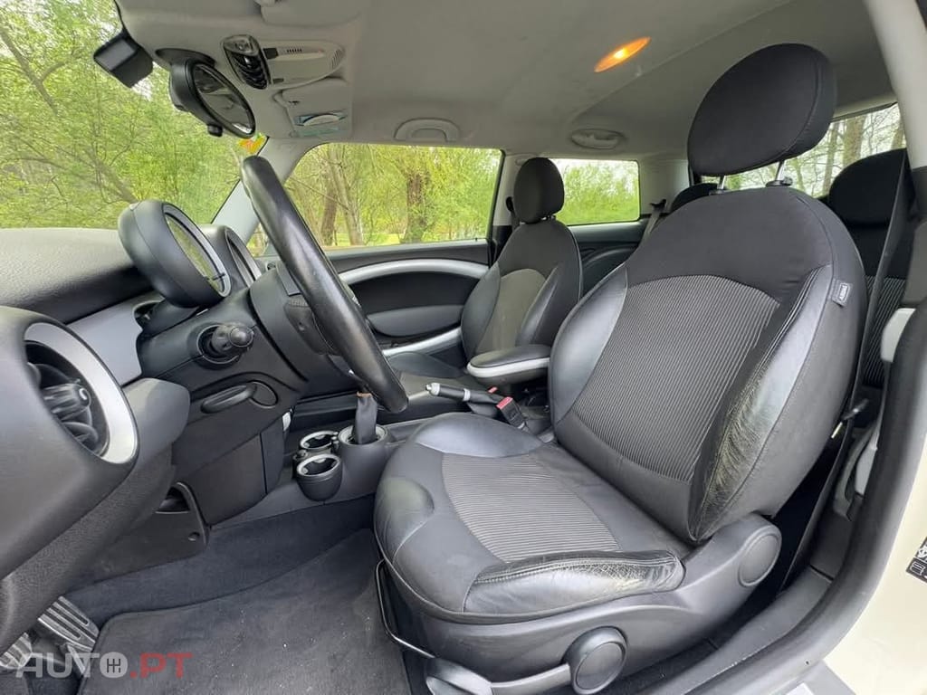 MINI Cooper Cooper S