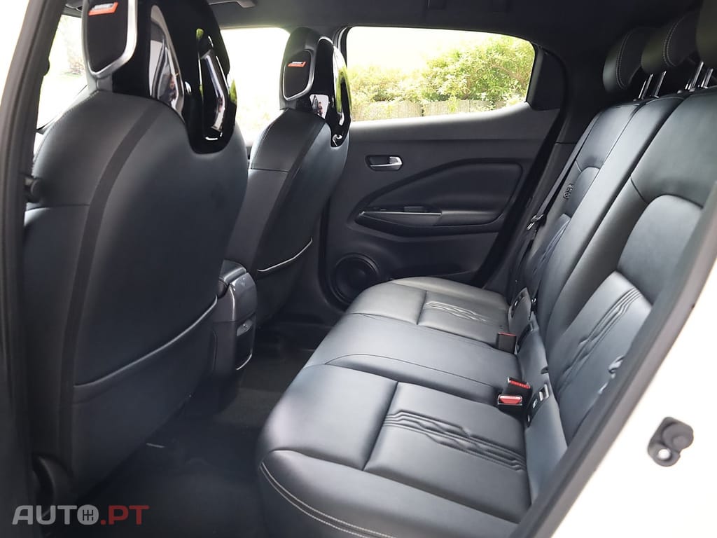 Nissan Juke 1.0 DIG-T Tekna DCT — fotografia 19