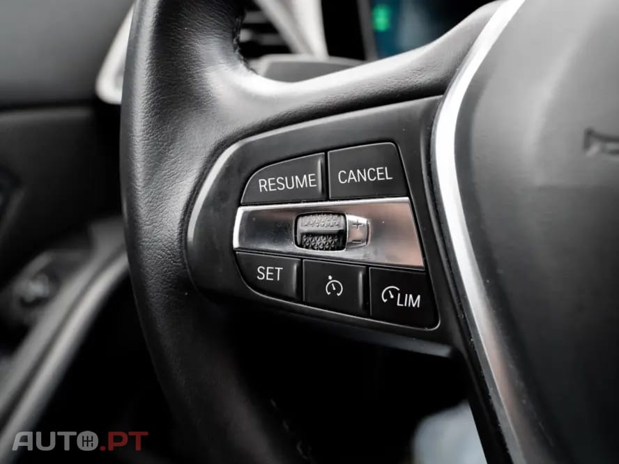 BMW 330 e Corporate Edition Auto — fotografia 13