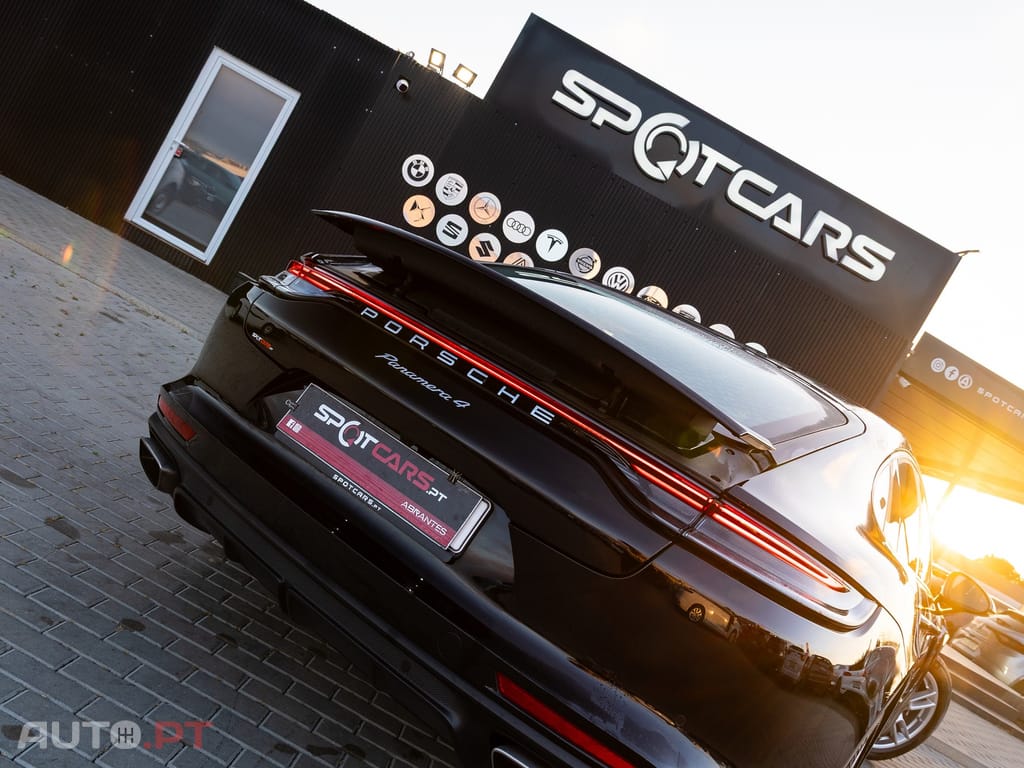 Porsche Panamera 4