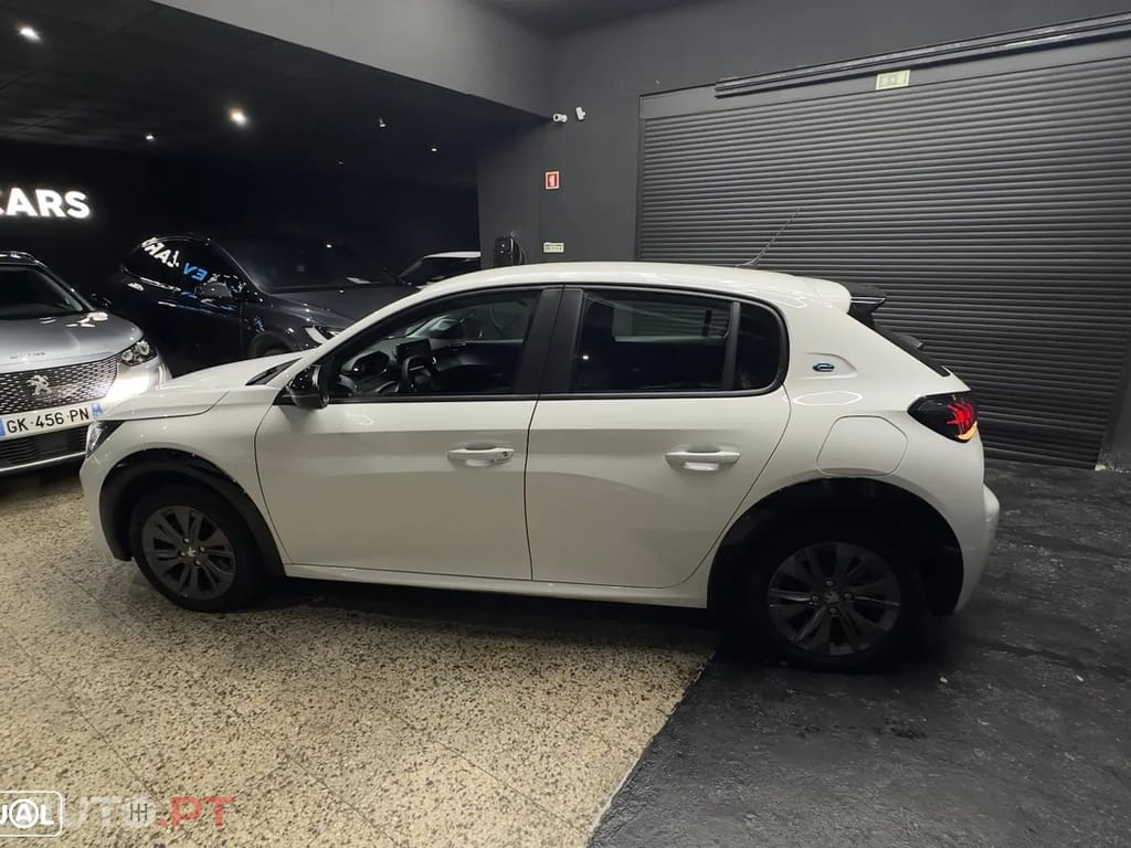 Peugeot E-208 50 kWh Active Pack