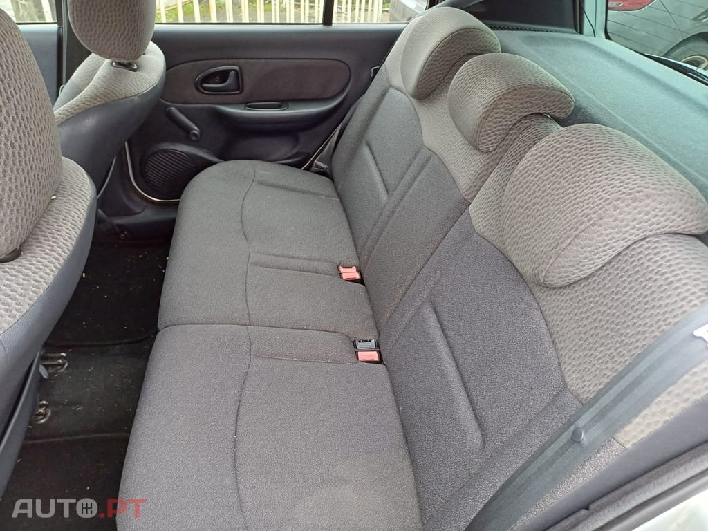 Renault Clio 1.2 16V Confort