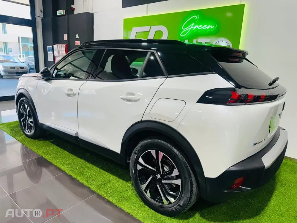 Peugeot E-2008 50 kWh Active Pack