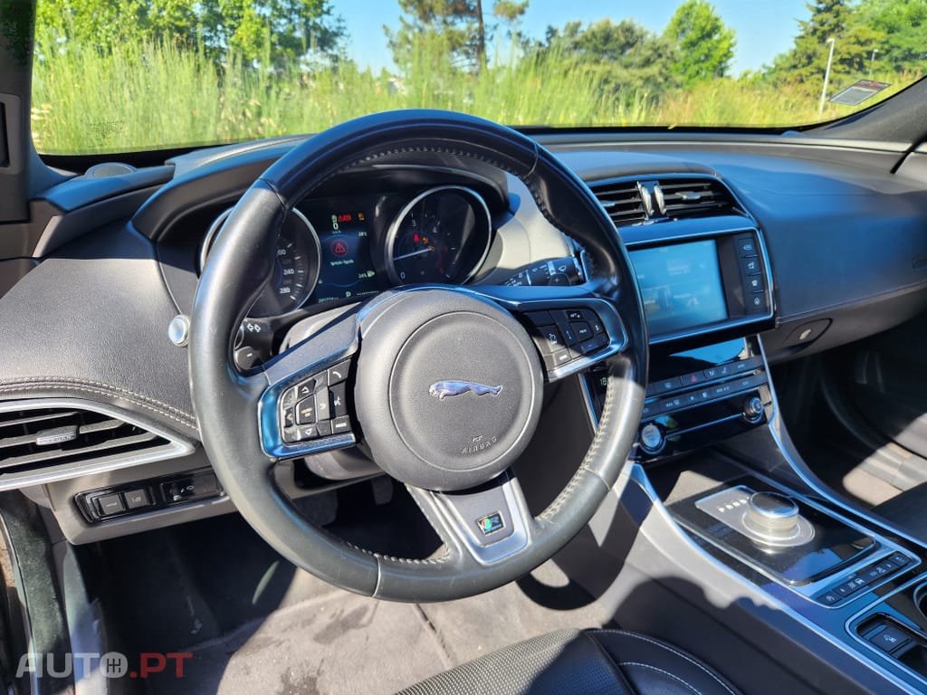 Jaguar XE 2.0 D R-Sport Aut.