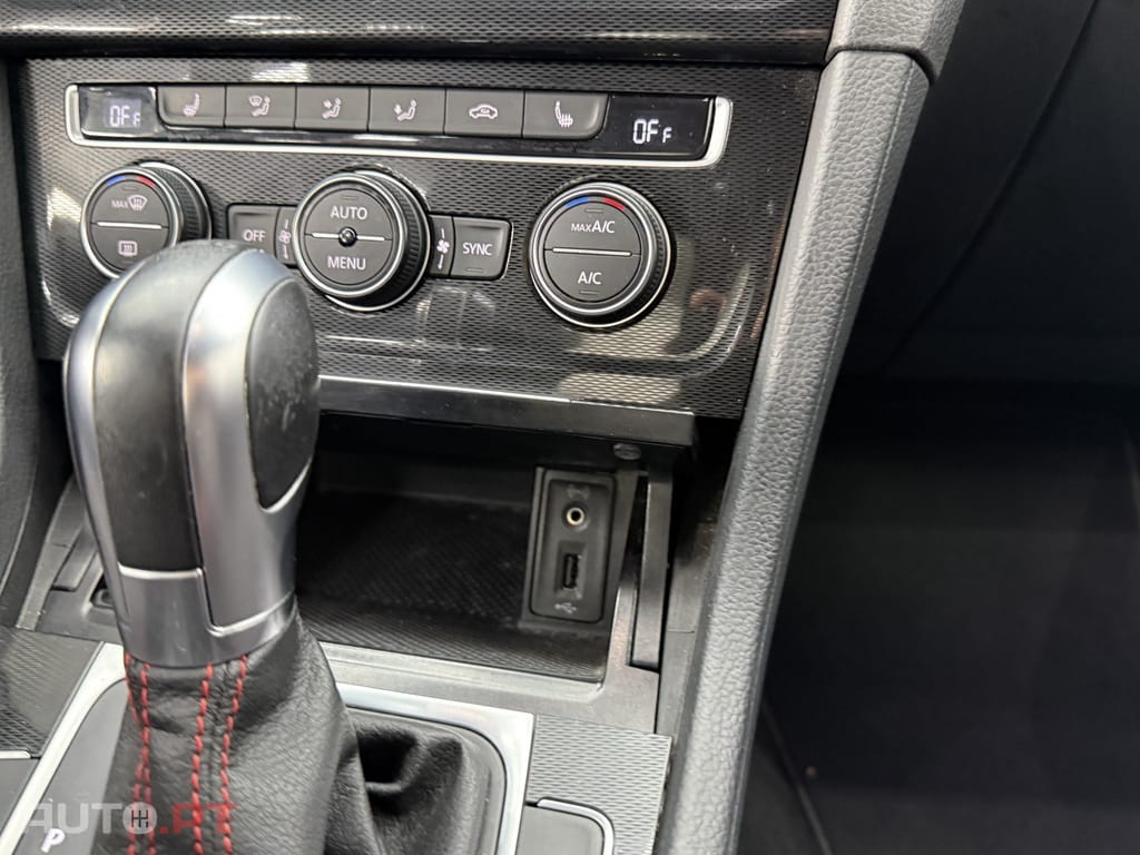 Volkswagen Golf 2.0 TSI GTI DSG