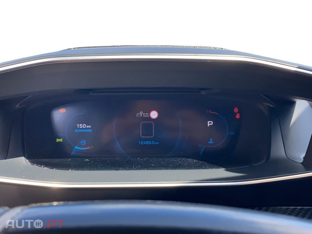 Peugeot 2008 PureTech 130 EAT8 GT