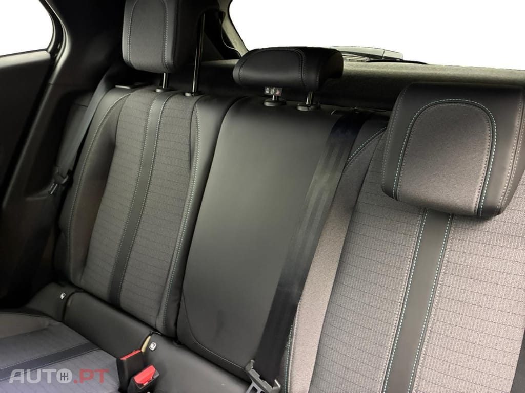 Peugeot E-2008 Allure Pack