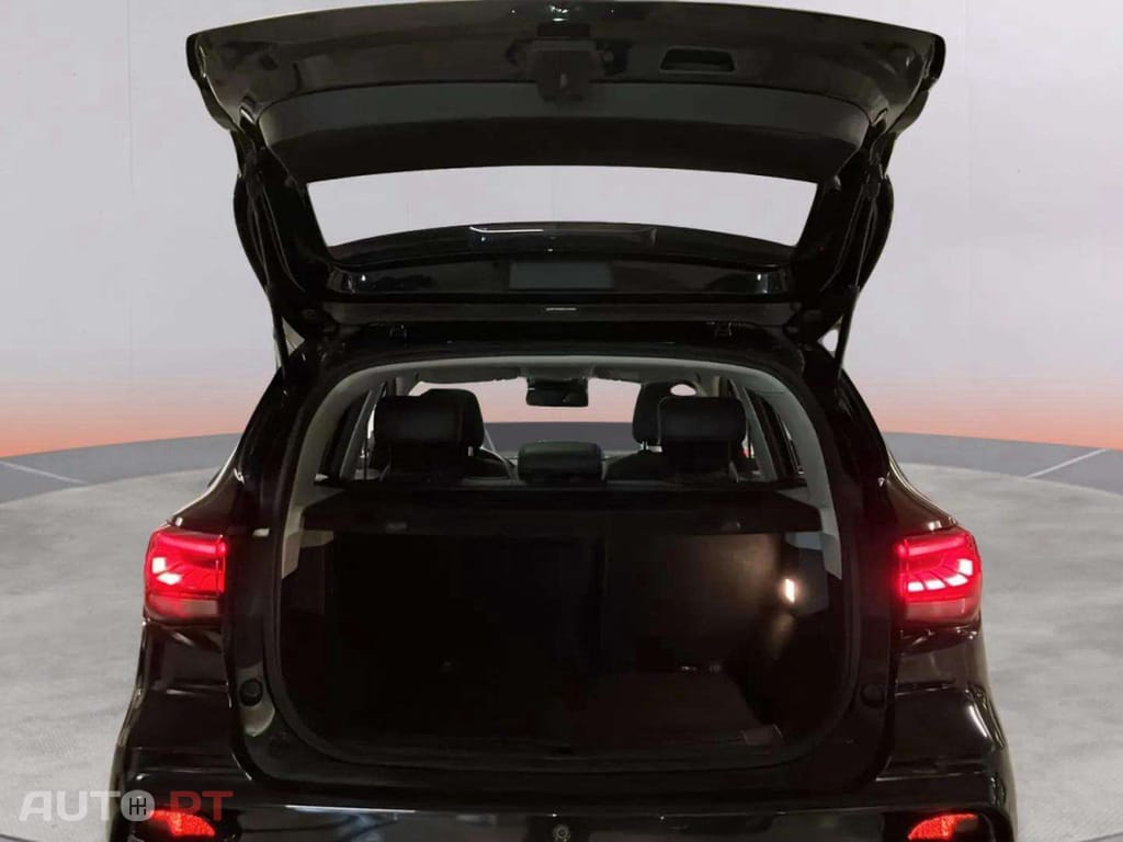 MG ZS EV 72.6 kWh Luxury OBC 11 KW