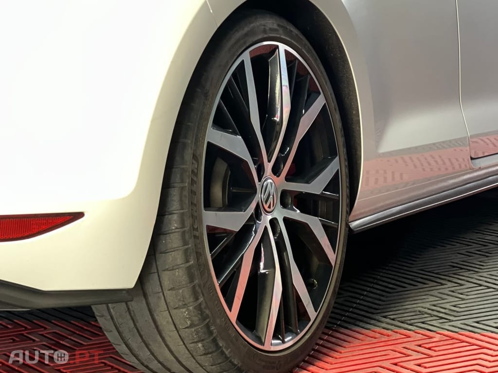 Volkswagen Golf 2.0 TSi GTi DSG Performance