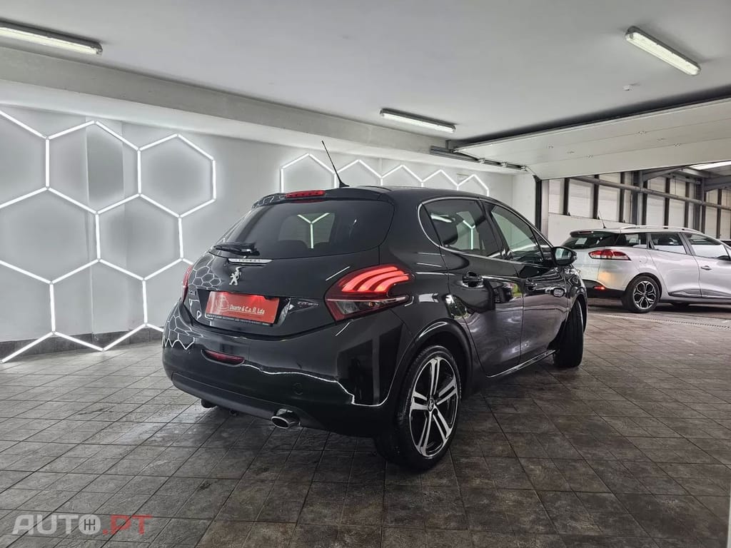 Peugeot 208 1.2 PureTech GT Line EAT6